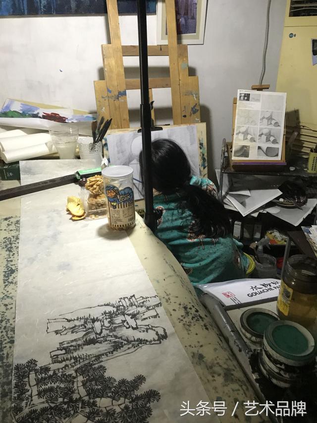 想考美院的孩子家长注意了:孩子多大学习素描