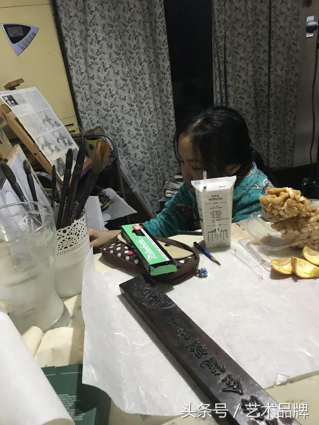 想考美院的孩子家长注意了:孩子多大学习素描