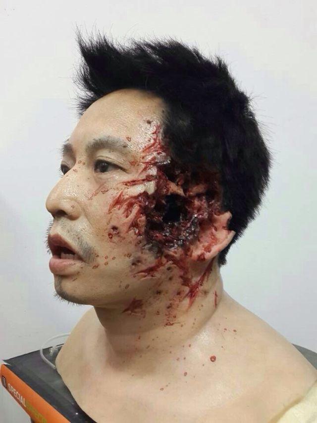 电影里僵尸,机甲,死婴有多难做? 国内特效化妆连个美瞳都买不到