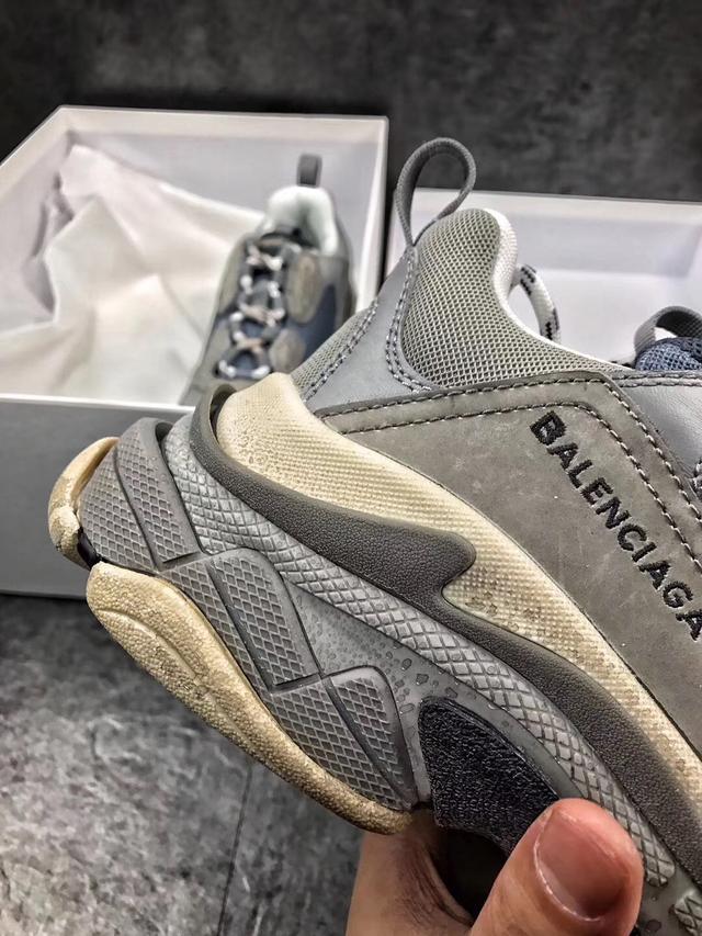 高仿巴黎世家姥爷鞋TRIPLE S会被一眼看出是