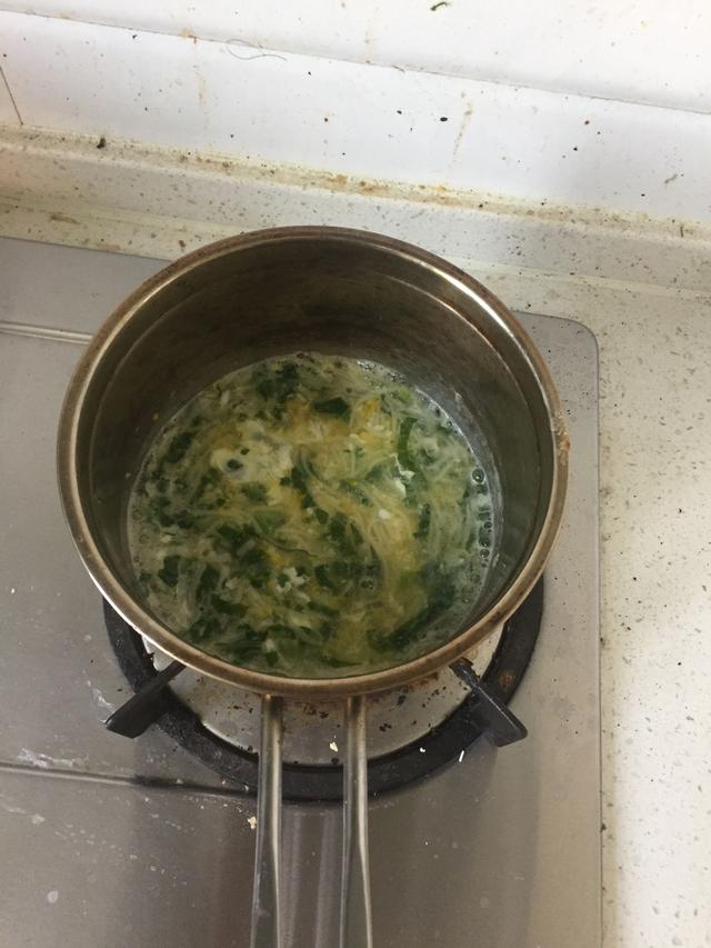 虾仁鸡蛋菠菜面条汤,一周岁宝宝超爱吃!每个宝