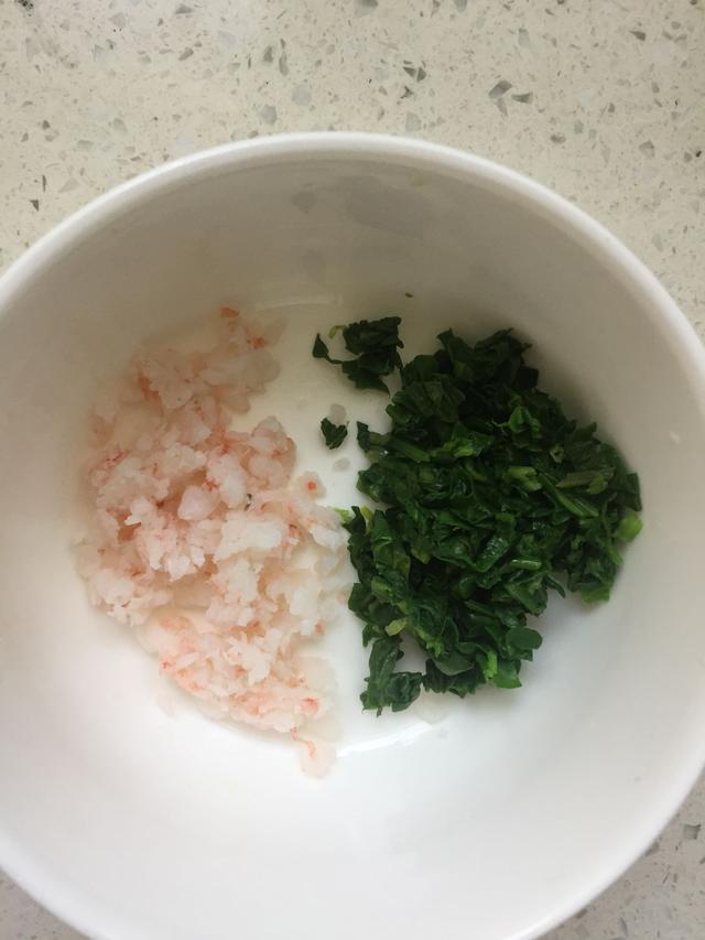 虾仁鸡蛋菠菜面条汤,一周岁宝宝超爱吃!每个宝