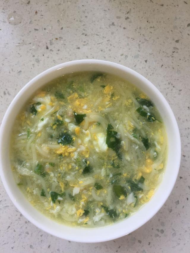 虾仁鸡蛋菠菜面条汤,一周岁宝宝超爱吃!每个宝