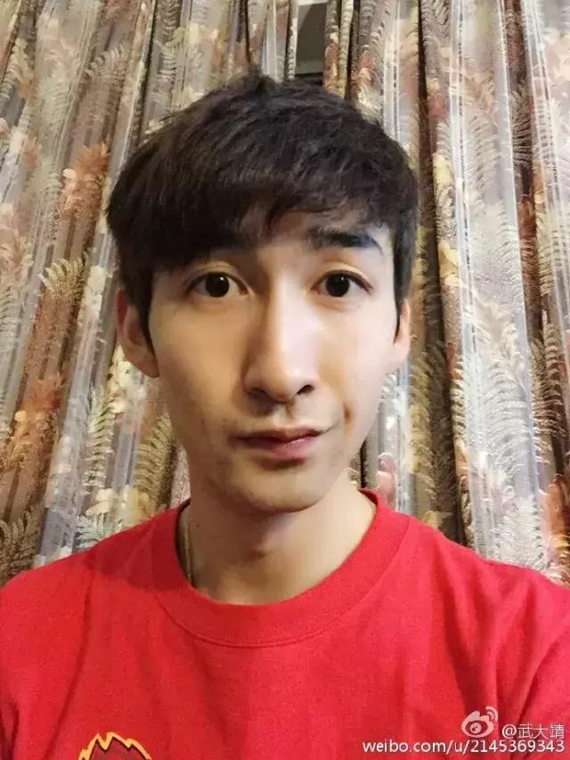 武大靖昨晚冬奥首金太提气了!曾长期给女队当