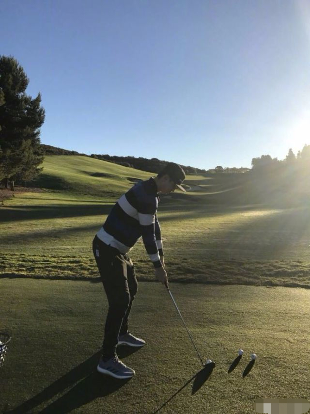 被游泳耽误的最帅足球运动员!宁泽涛与AC米兰