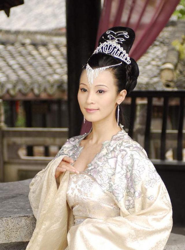 九个版本的女儿国国王,哪一个最接近《西游记