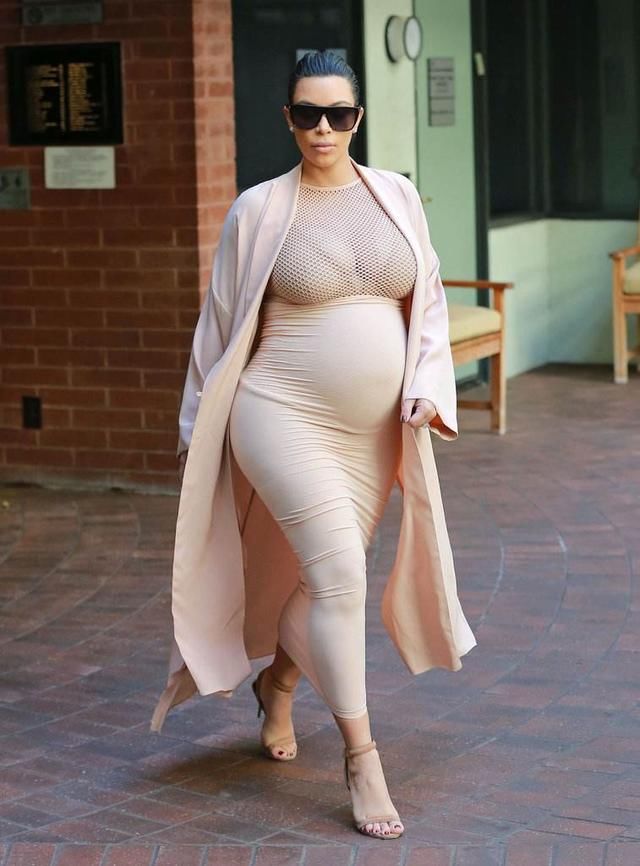kyliejenner生孩子,kyliejenner裤子 原创巨臀卡戴珊家族再添一员 金小妹kylie jenner生啦