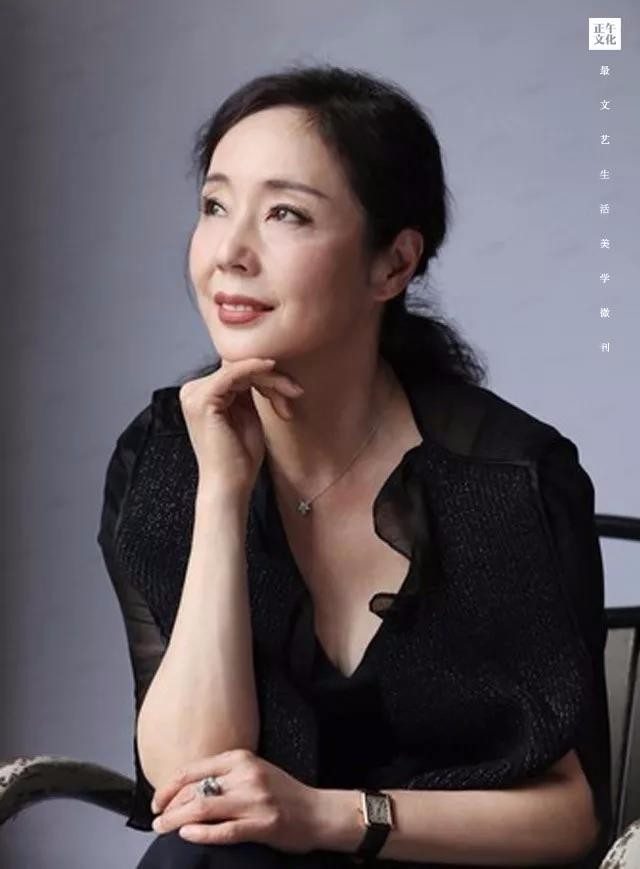 作家 · 严歌苓:像上班的律师和会计一样,我是靠