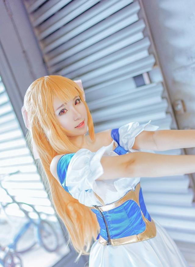天使与龙的轮舞——安琪莉洁cos
