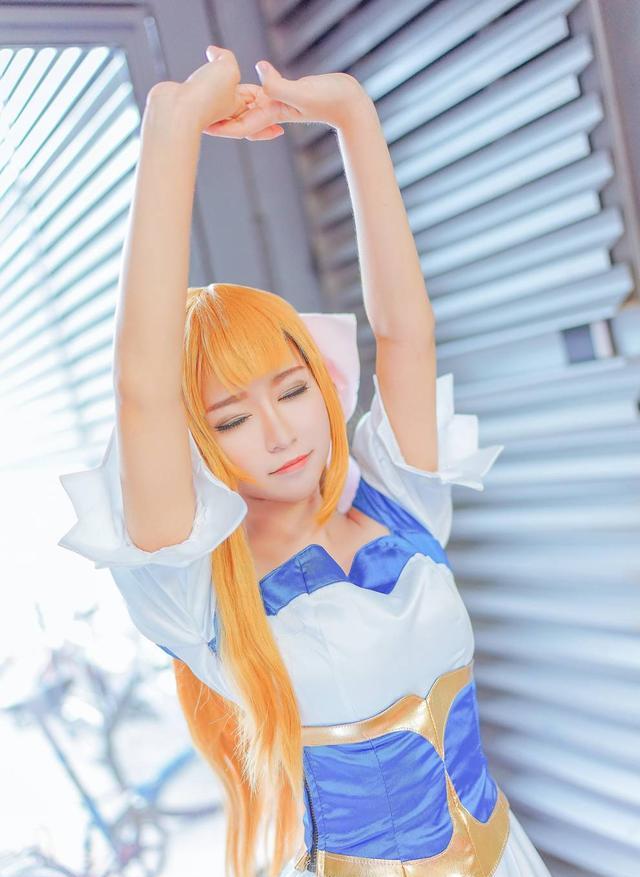天使与龙的轮舞——安琪莉洁cos