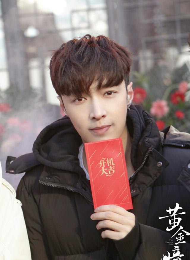 张艺兴新戏《黄金瞳》开拍,女主角演技不错,还