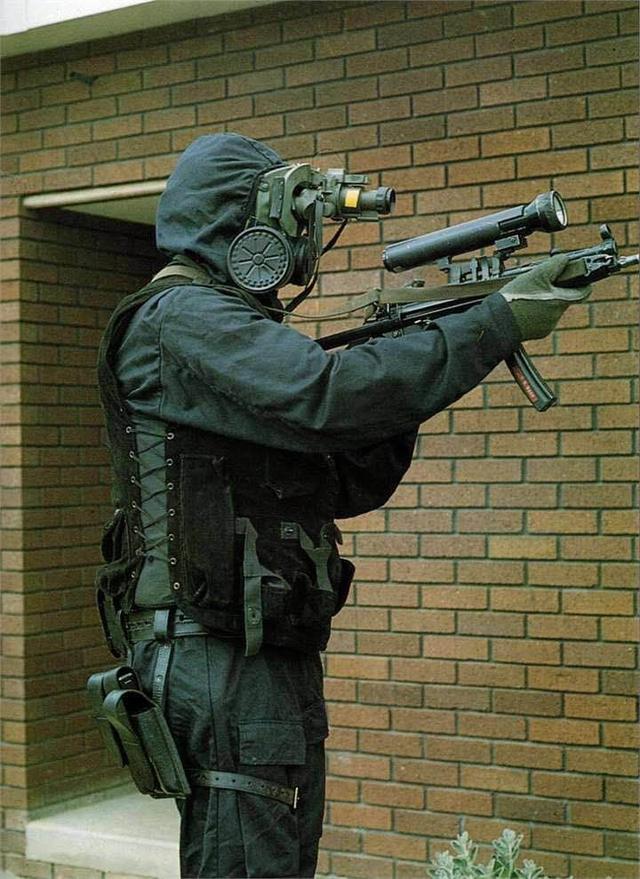 SAS标志武器大揭秘,世界首款战术灯到底如何