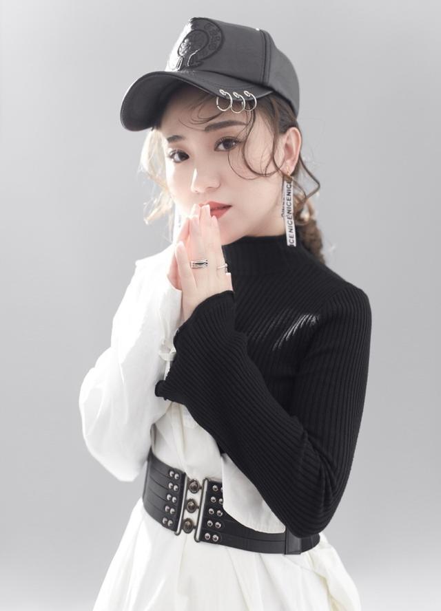 Y蛋回怼“叫我龙哥有多远滚多远”之说，不是夫妻我们还是好朋友