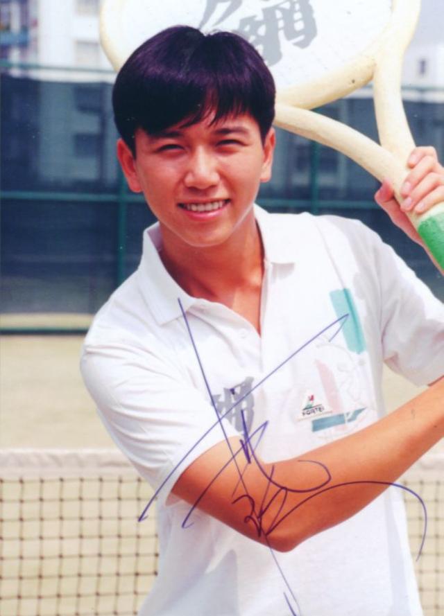 红极一时的TVB男神温兆伦歌火人火温文尔雅,