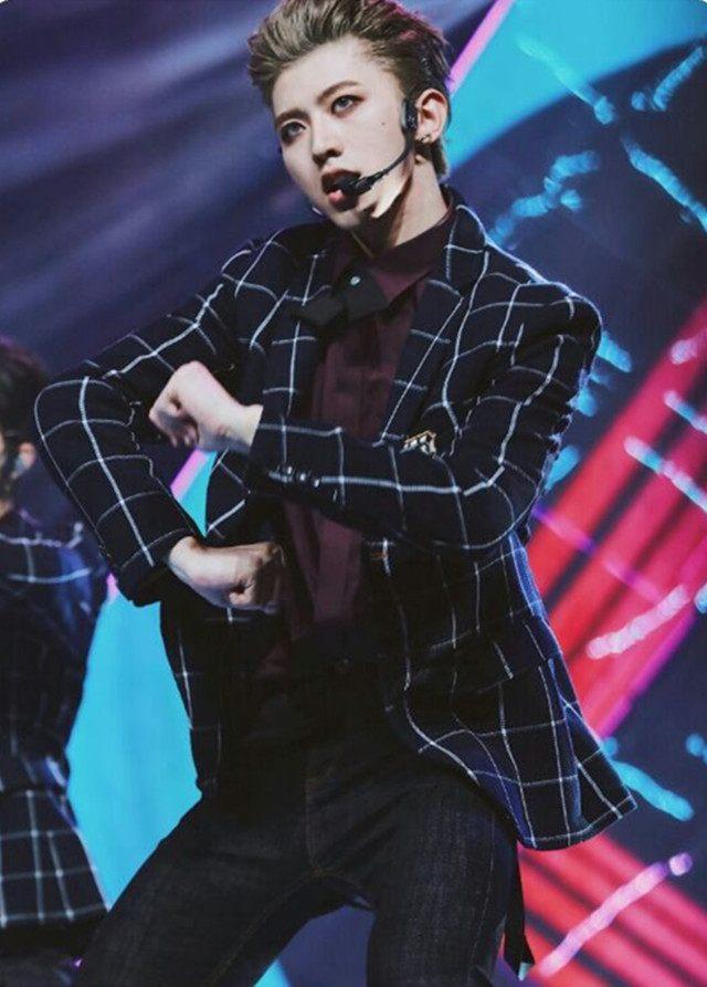 蔡徐坤现场仅获85票, 后援会卖掉现场票牟利, 