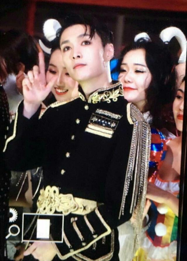  L手势是张艺兴和粉丝们的专属约定