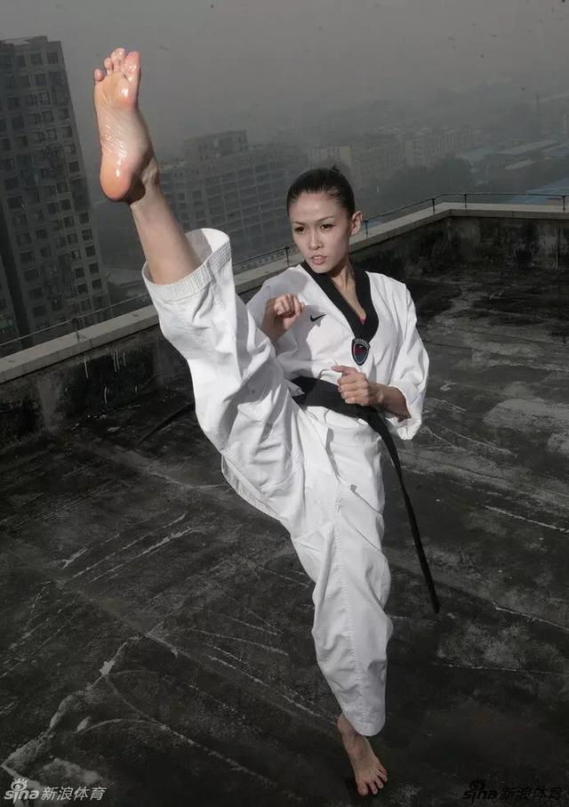 第一位剃寸头的女演员,《红海行动》中的惊艳