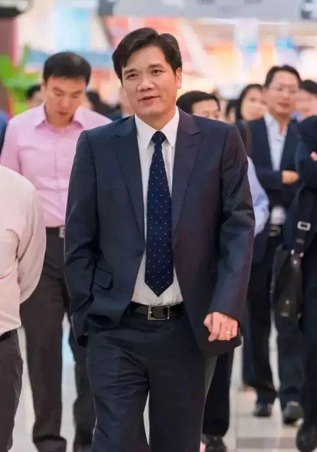 揭秘! 以4.35亿拍下信宜水泥厂, 背后的大老板是