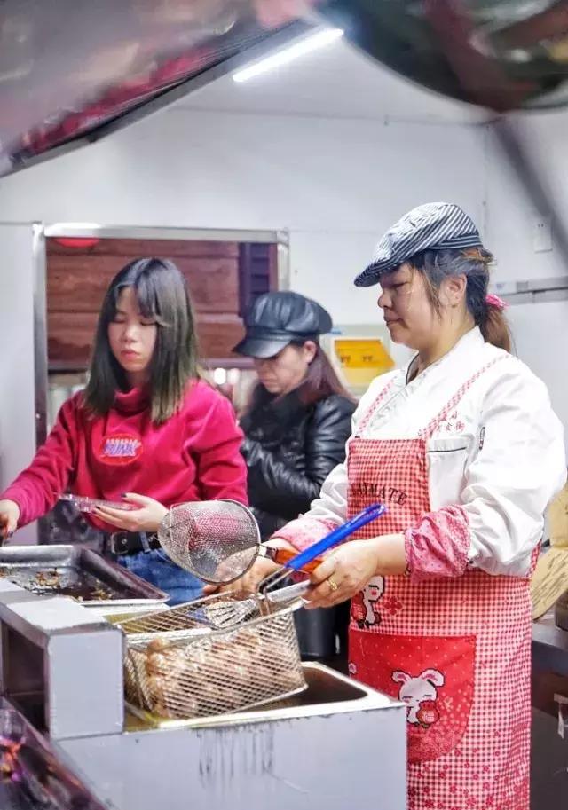 福州达明路美食街竟爆出惊人“内幕”！为你定制の玩Fun攻略~
