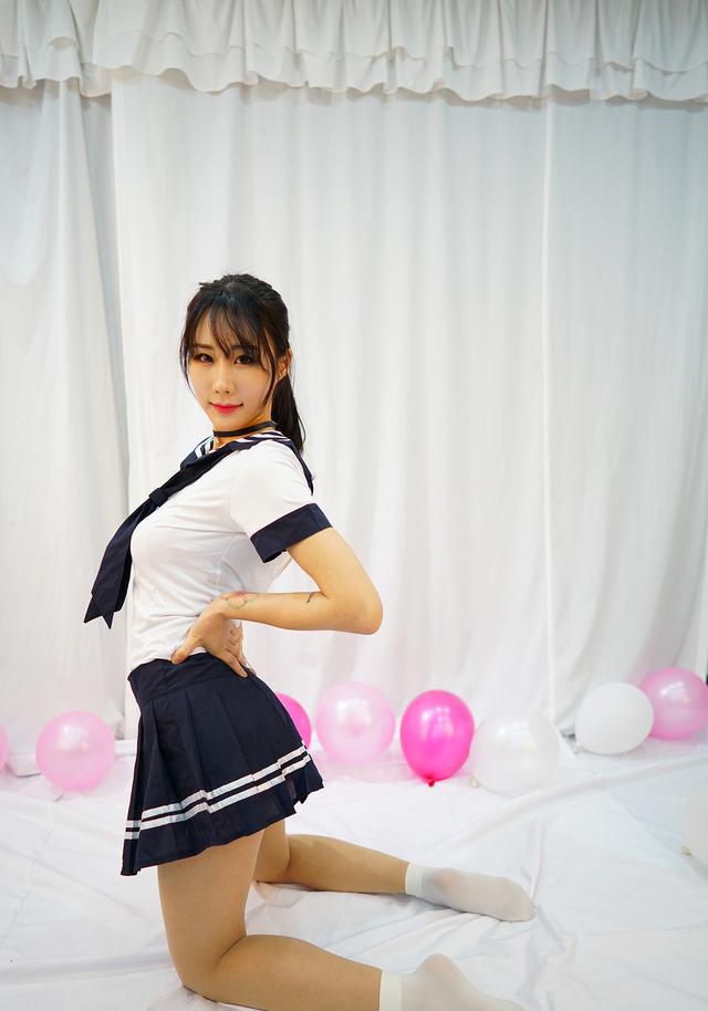 女子学园第102期李允熙有天然系少女之称变身甜美