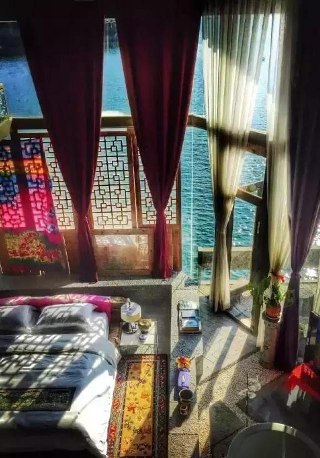 杨丽萍58岁住玉轮宫全景美哭了，抉择舞蹈废弃生小孩，现在皱纹显著二婚老公好酷！