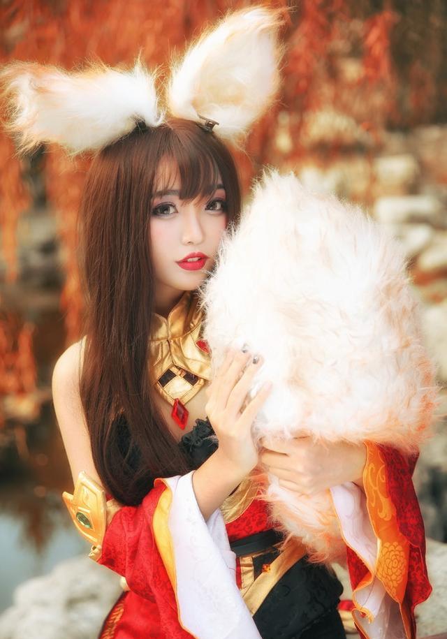 王者荣耀妲己少女阿狸你要接受妲己我的飞吻吗