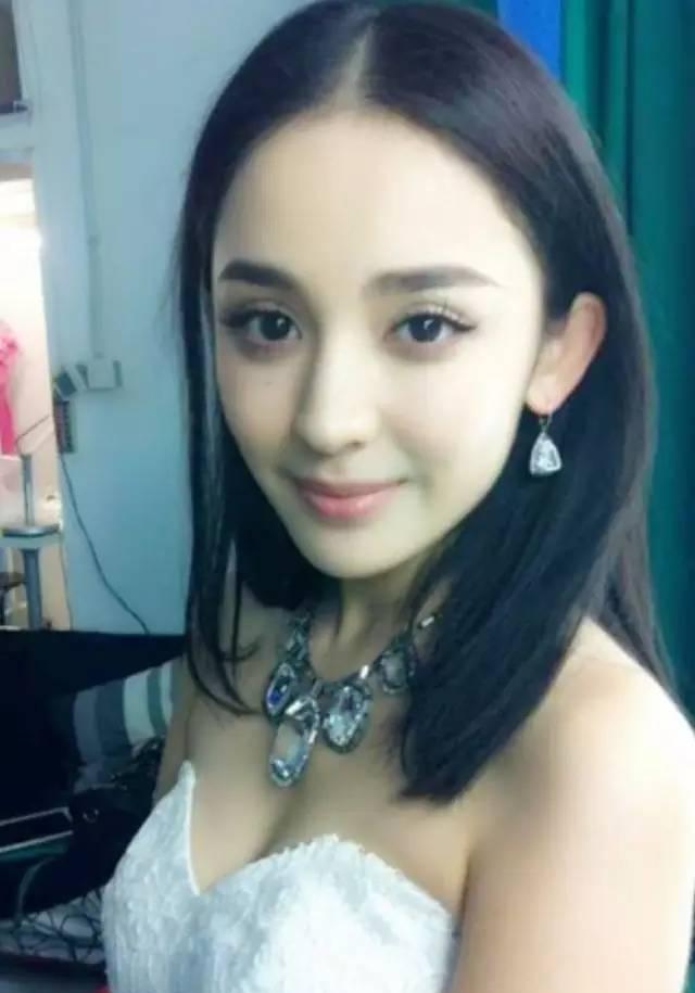 可爱教主古力娜扎自拍美图