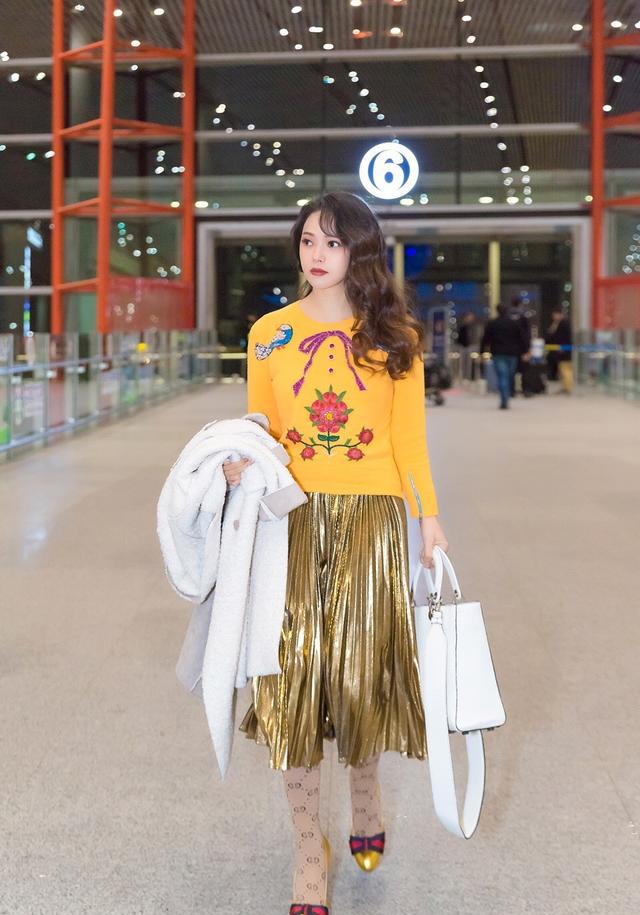 伊能静最新机场街拍,超强的气场别致又好看