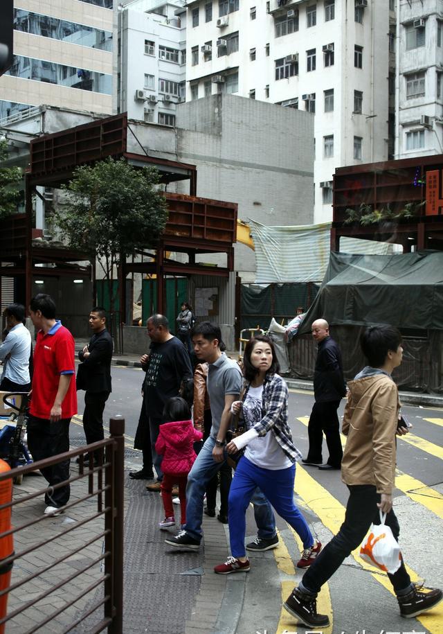 《芳华》遇冷的画外音:狂欢后的寂寞,小地方难