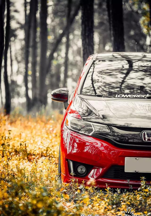 飞度GK5上演撩妹大片，“本田超跑”的名号真不是白叫的！