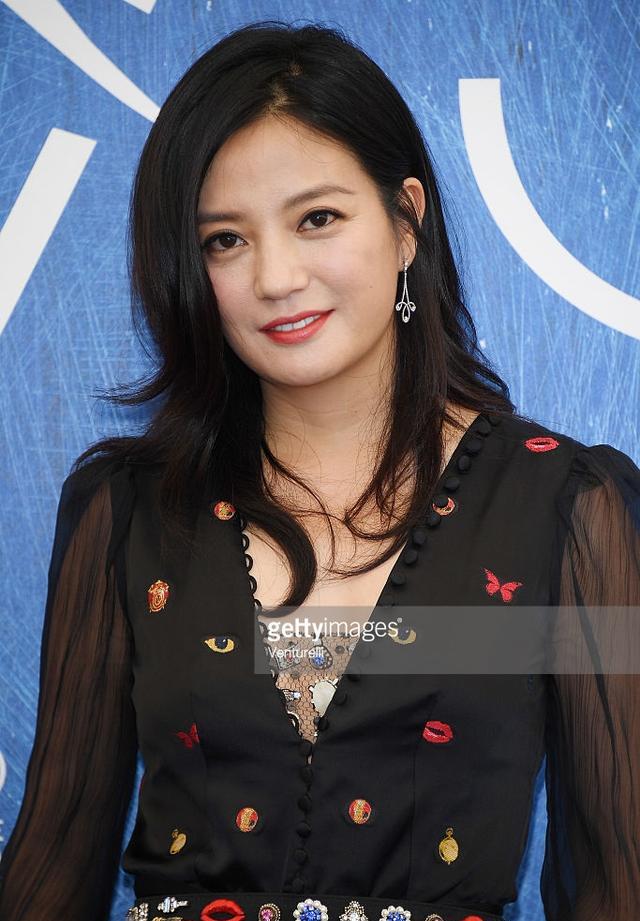 某些小编专挑角度不好的照片黑赵薇