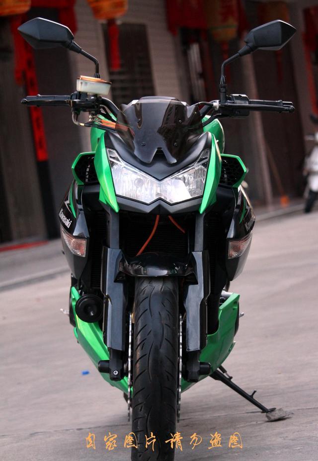 川崎大作——2012款 川崎 重型街车 Kawasaki Z1000