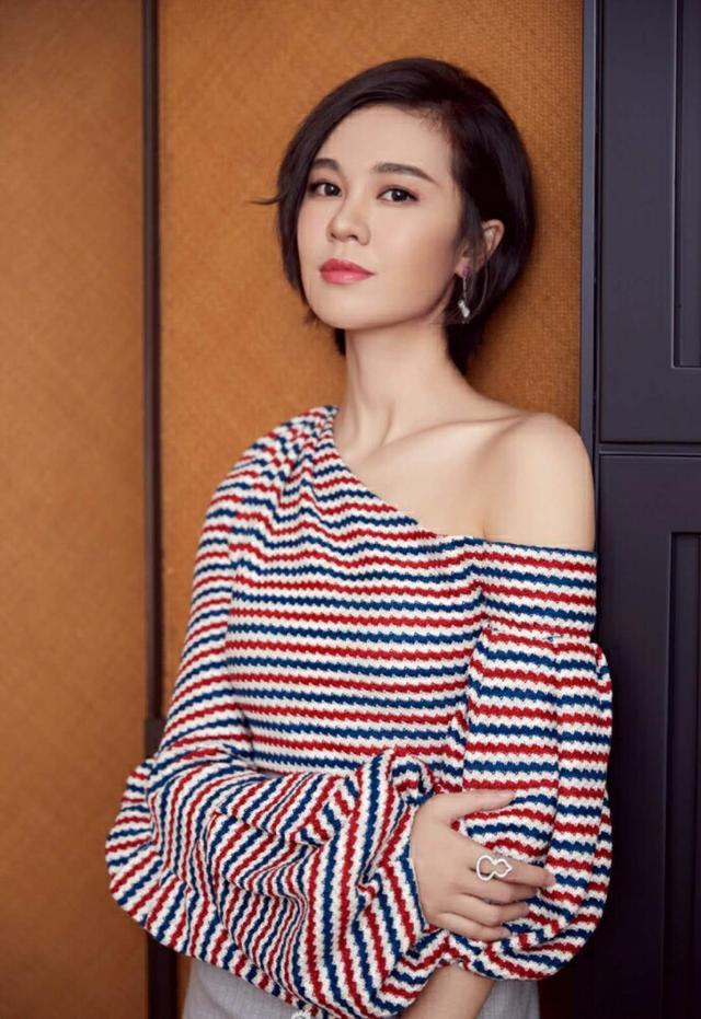 郁可唯现身活动，网友：完全和原来不是同一个人，这变化堪比整容