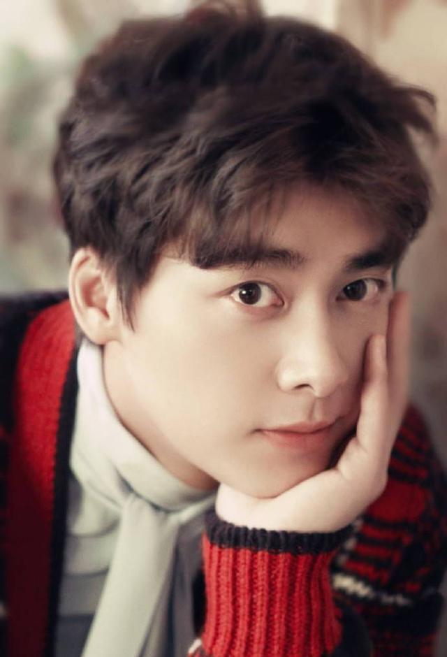 一组长睫毛李易峰的高清无水印壁纸,李易峰老