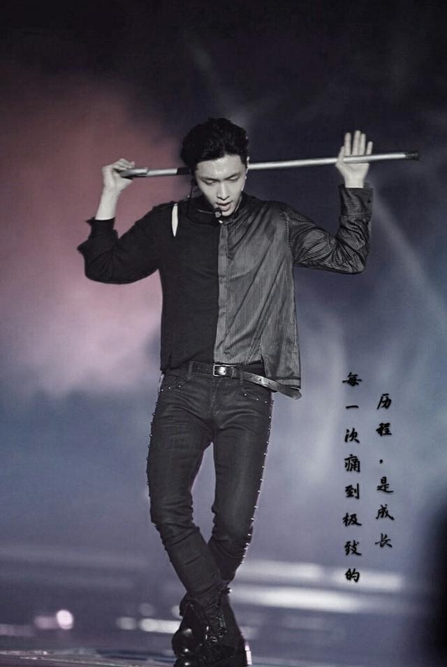 助理阻止签名事件,更值得上热搜的是张艺兴的