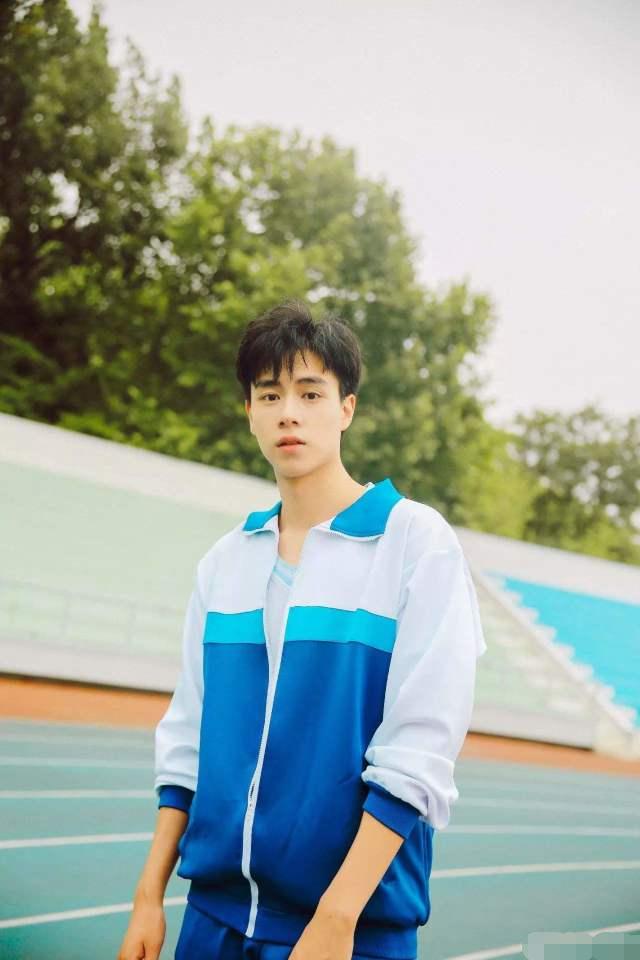 胡一天公布择偶标准 吴磊却称恋爱不会公开 男