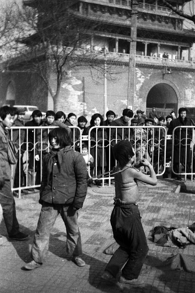 1986年中国老照片: 图5让人心酸,图8娶老婆必备,图9现在买不起了