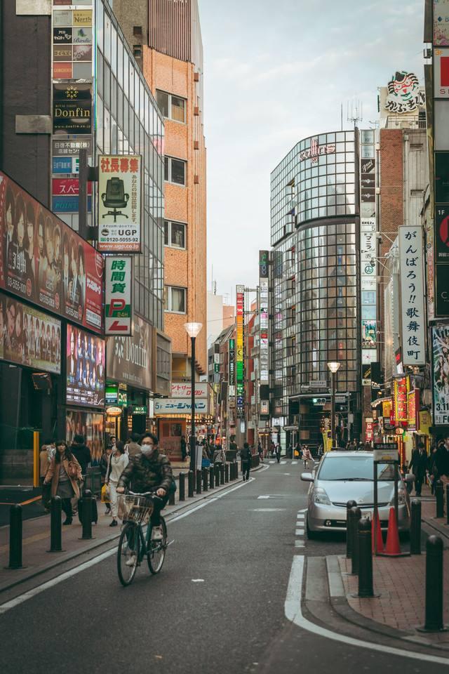 日本人均收入是我们的6倍, 但是为什么日本街