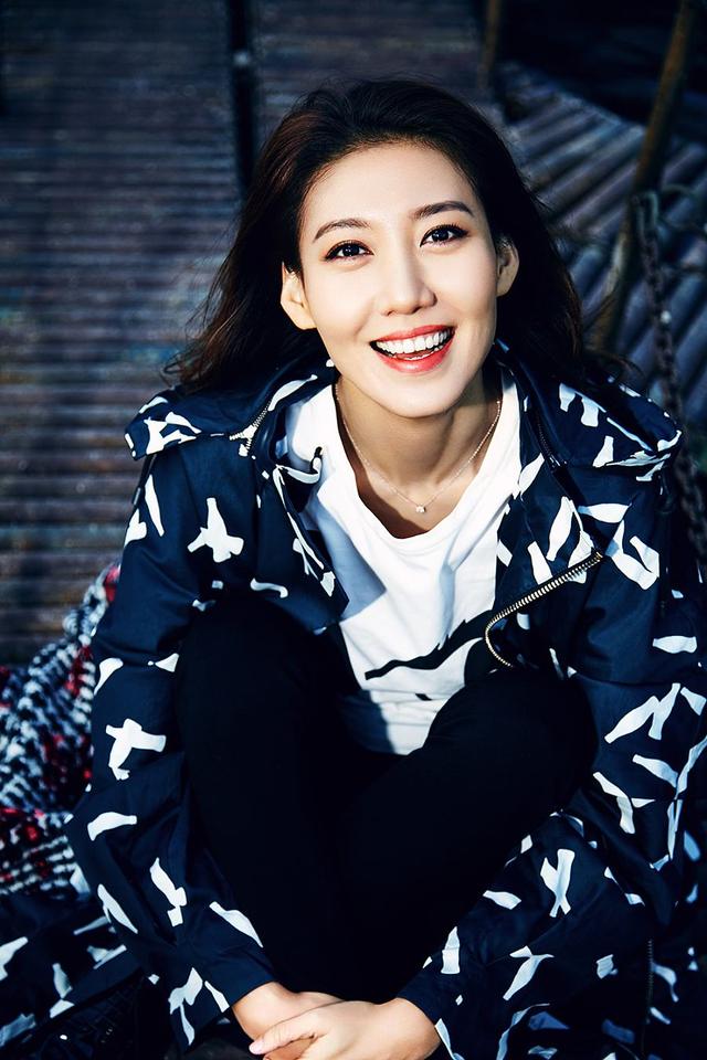 和高圆圆撞脸被怀疑是她妹妹，高露才是最低调的演员