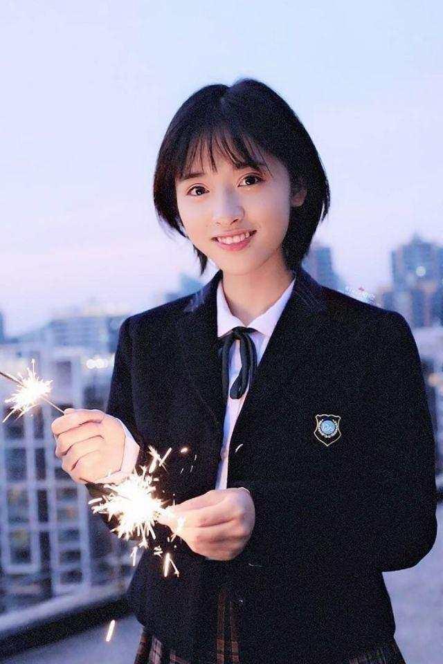 沈月妈妈照片流出,母女俩都有一张日系清新脸
