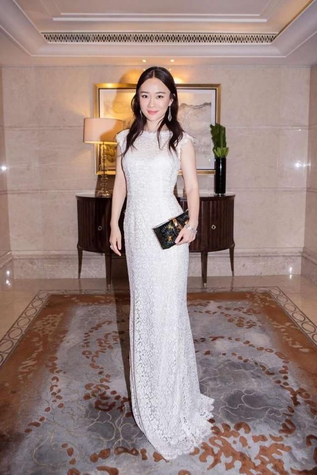 霍思燕这胯真宽, 鱼尾裙穿成这样, 网友: 怪不得