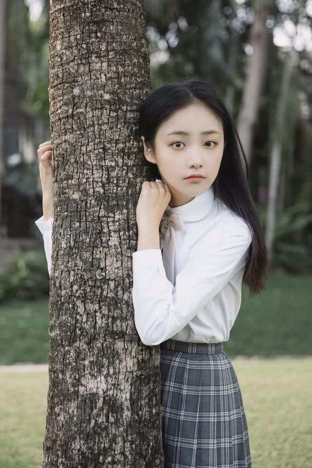 《凤囚凰》中率性的清越,现实中的吴佳怡更是妥妥的小