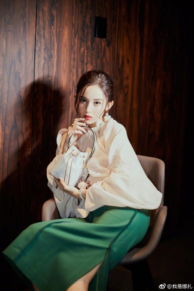 古力娜扎发福利啦:最新大片满满的御姐范儿,网友:仙女娜!