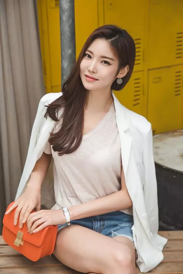 每天更新你最爱美女壁纸01