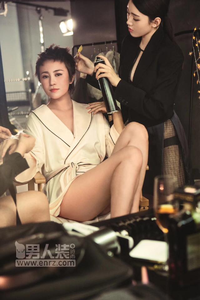 开心麻花团队的马丽拍摄男人装封面,网友:原来你是这样的马冬梅