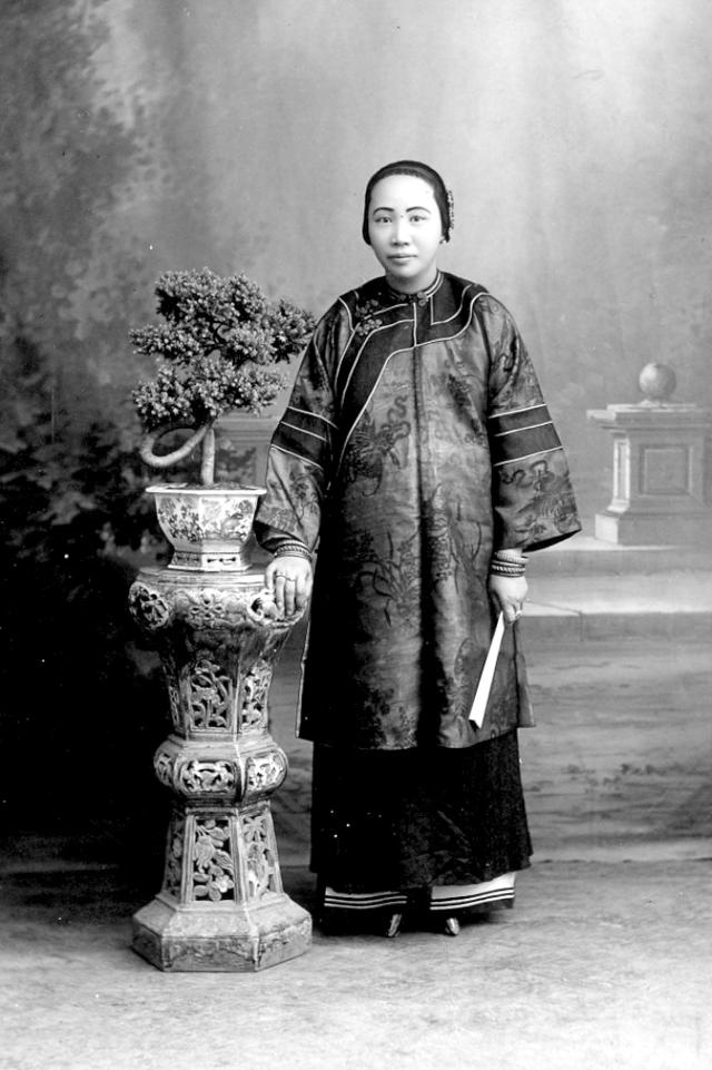 图解清朝女人的真实穿着,清宫剧里都是骗人的!