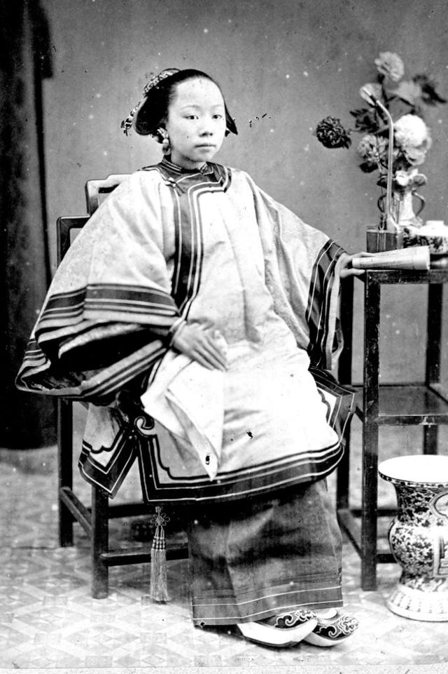 美不胜收！这30张老照片，让你一览100年来中国女性审美进化！