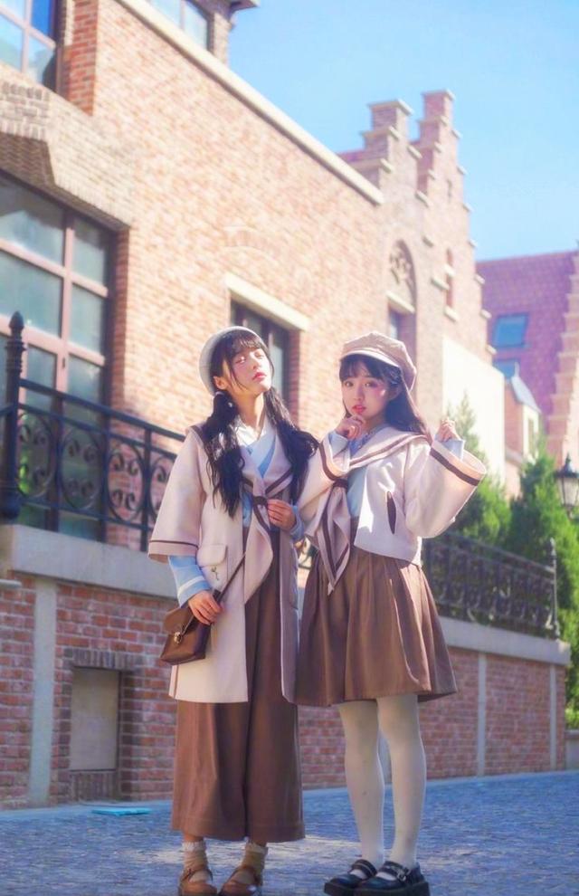 快来看，徐娇又美了！可旁边这个妹子是谁？