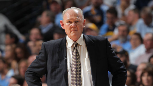 不知道各位球迷是否记得卡尔废库里的事情