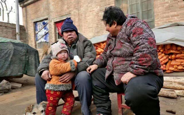 三个农村光棍和一个傻媳妇生活,结果让人意外!